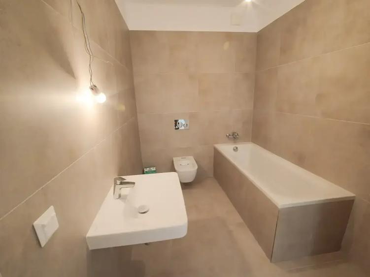 Penthouse cu 3 camere decomandat în Theodor Pallady