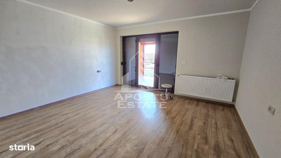 Casă cu 4 camere cu Teren 350 Mp în Ghiroda