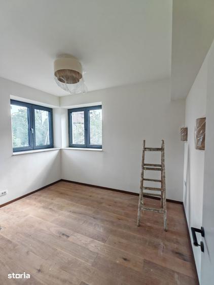 Casă cu 5 camere cu Teren 209 Mp în Tei