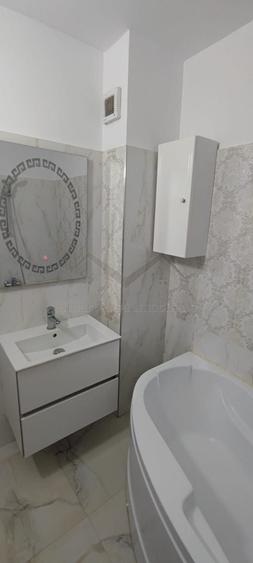 Apartament cu 3 camere decomandat în Dacia