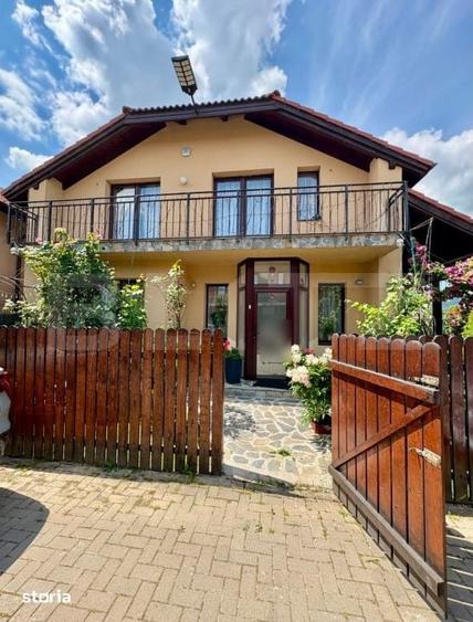 Casă cu 5 camere cu Teren 235 Mp în Central