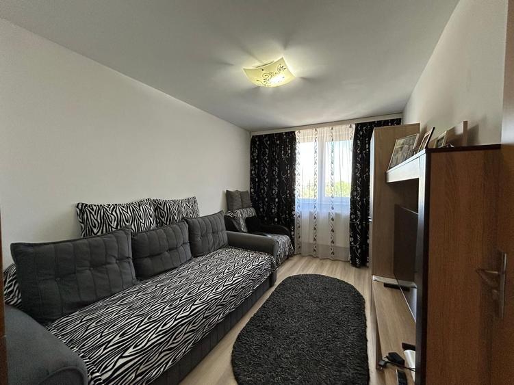 Garsonieră decomandată în Războieni