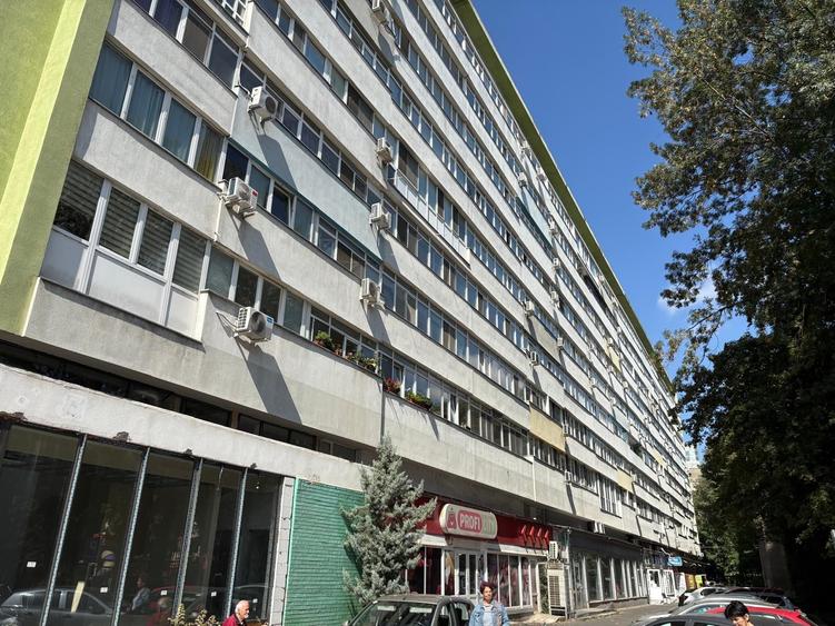 Spațiu comercial, de 300 mp, în Șerban Vodă