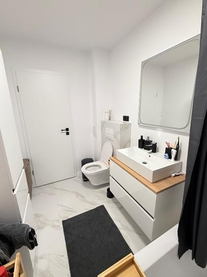 Apartament cu 3 camere decomandat, mobilat în Florești