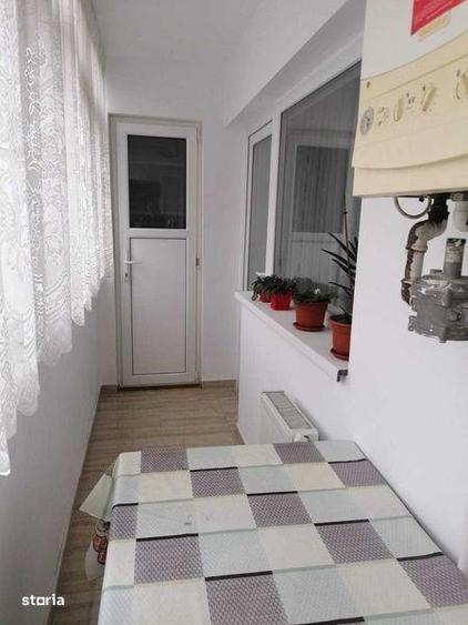 Apartament cu 3 camere decomandat în Micro 4