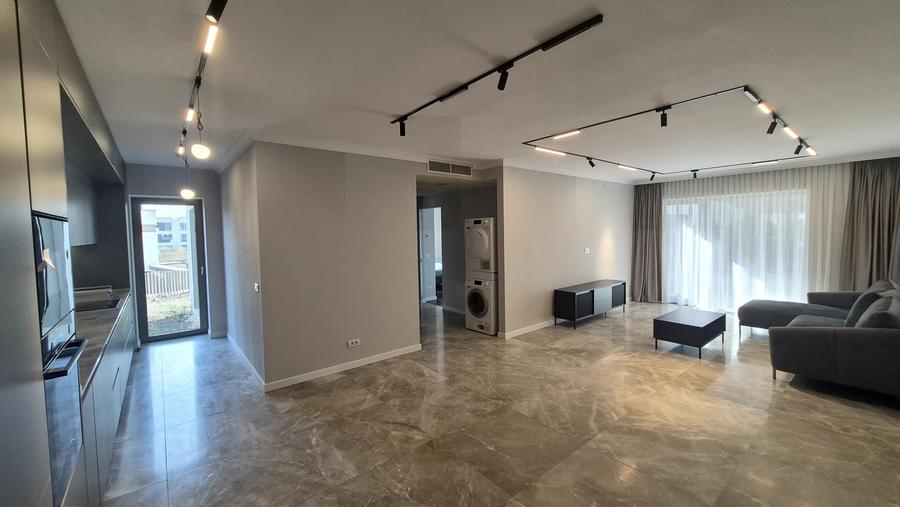 Apartament cu 3 camere decomandat, mobilat în Băneasa