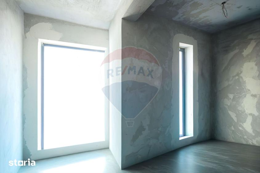 Casă cu 5 camere cu Teren 250 Mp în Tokai