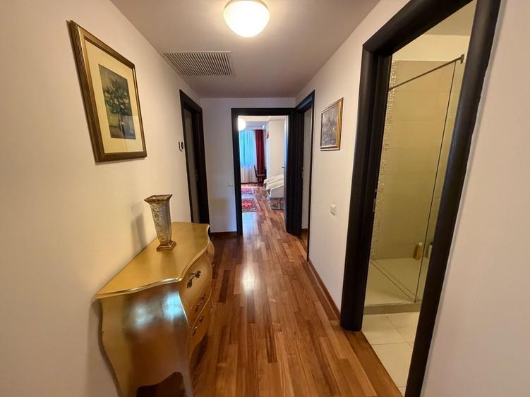 Apartament cu 4 camere decomandat în Herăstrău