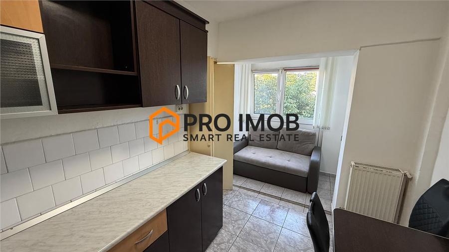 Apartament cu 2 camere decomandat în 1 Decembrie