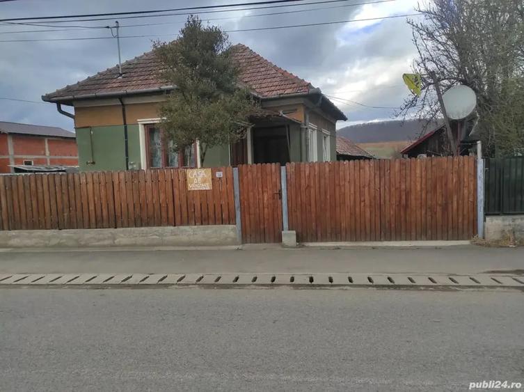 Casă cu 2 camere cu Teren 1542 Mp în Gilău