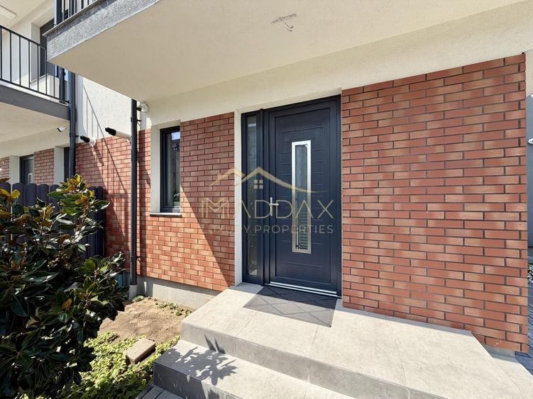 Duplex cu 5 camere cu Canalizare în Central