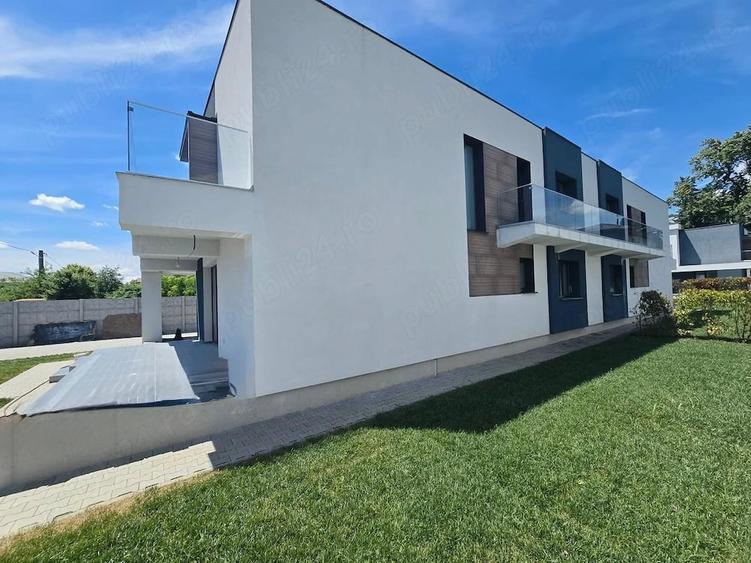 Casă cu 5 camere cu Teren 329 Mp în 1 Decembrie