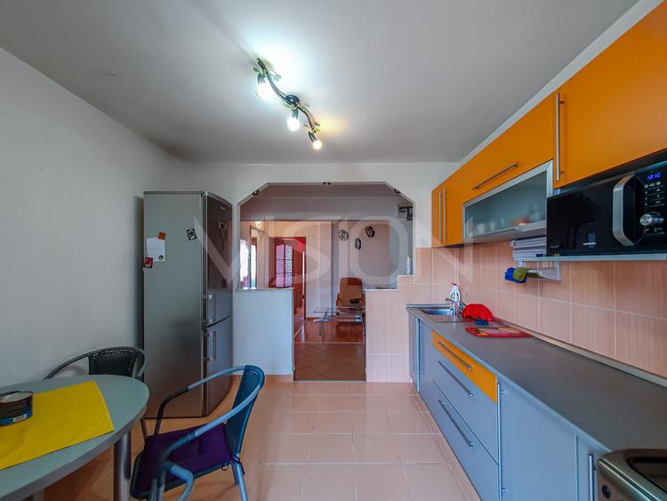 Apartament cu 3 camere decomandat în Mărăști
