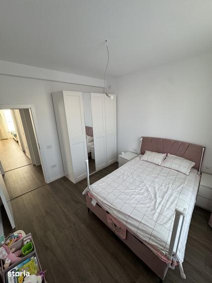 Casă cu 4 camere cu Teren 370 Mp în Tunari