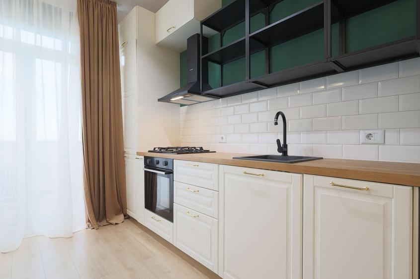 Apartament cu 3 camere decomandat în UTA