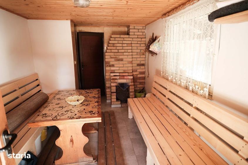 Casă cu 4 camere cu Teren 1500 Mp în Central