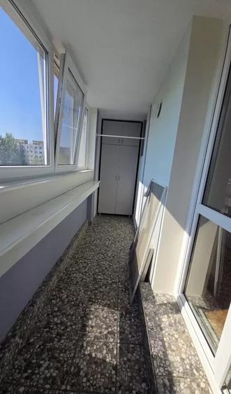 Apartament cu 3 camere semidecomandat, mobilat în Titan