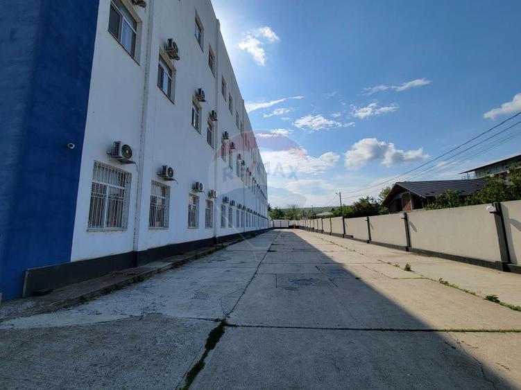Spațiu comercial, de 1,537.4000244141 mp, în Nord