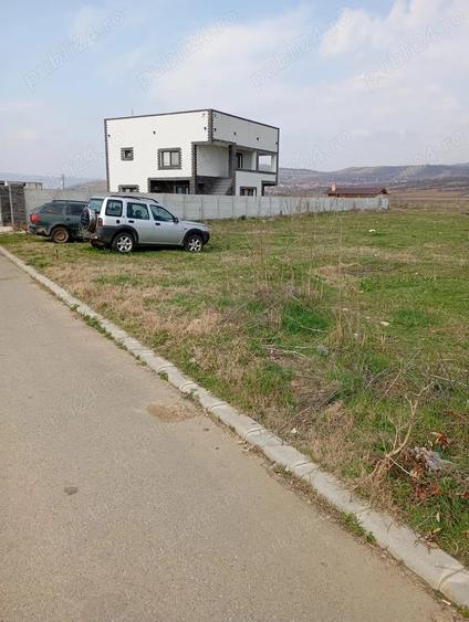 Teren de 3000 mp, în Schela