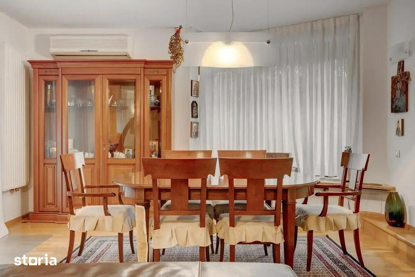 Casă cu 9 camere cu Teren 300 Mp în Cișmigiu