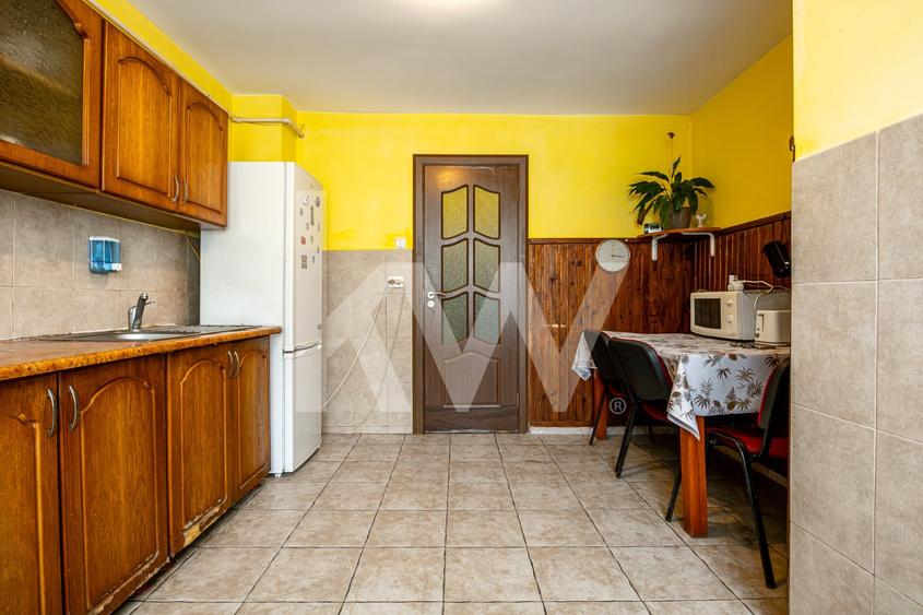Apartament cu 3 camere semidecomandat în Noua