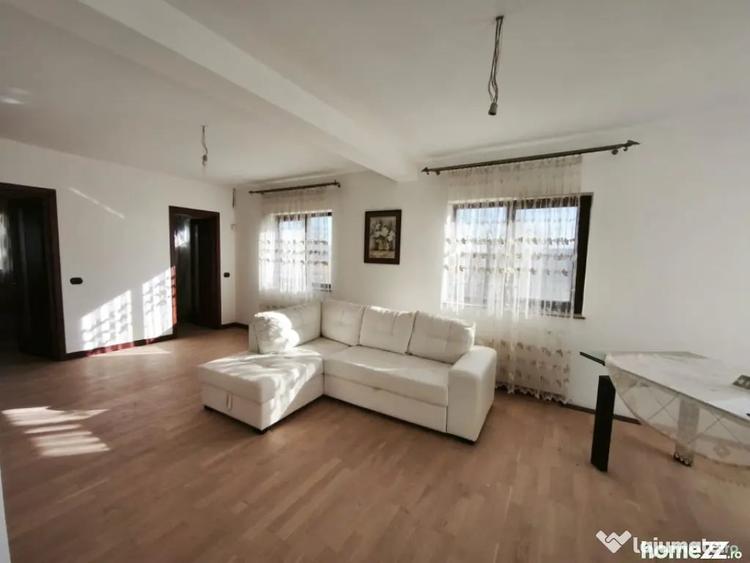 Casă cu 5 camere cu Teren 1792 Mp în Mitocu Dragomirnei
