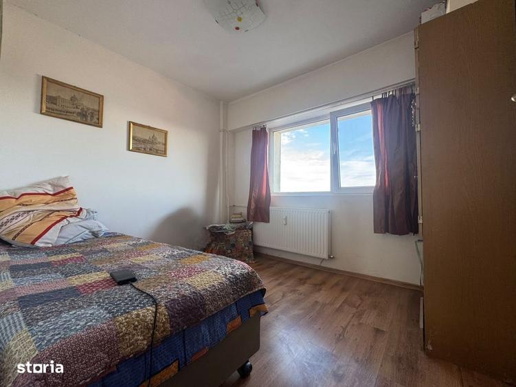 Apartament cu 4 camere decomandat în Ștefan cel Mare