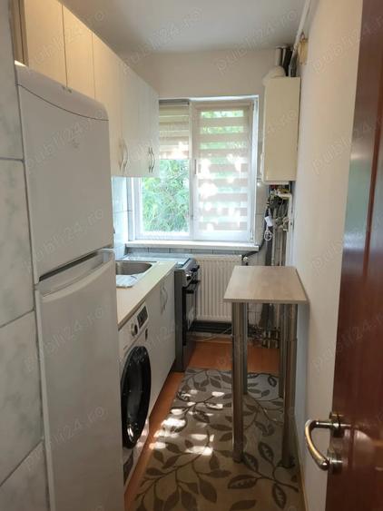 Apartament cu 3 camere semidecomandat în Republicii