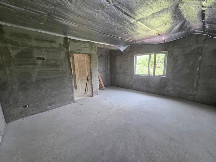 Casă individuală cu 5 camere cu Teren 513 Mp în Giarmata
