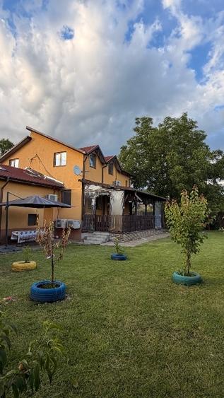 Casă individuală cu 5 camere cu Teren 1000 Mp în Frumușani
