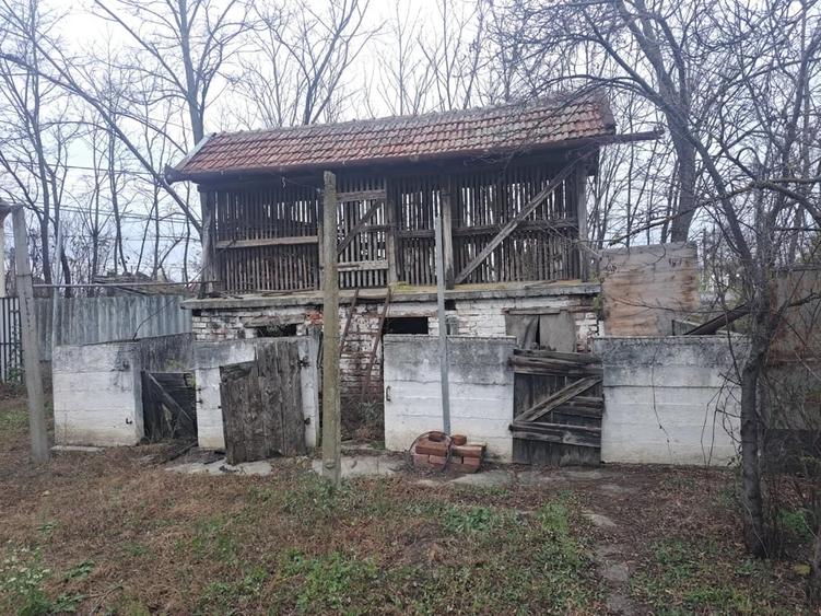 Teren de 5610 mp, în Șimand