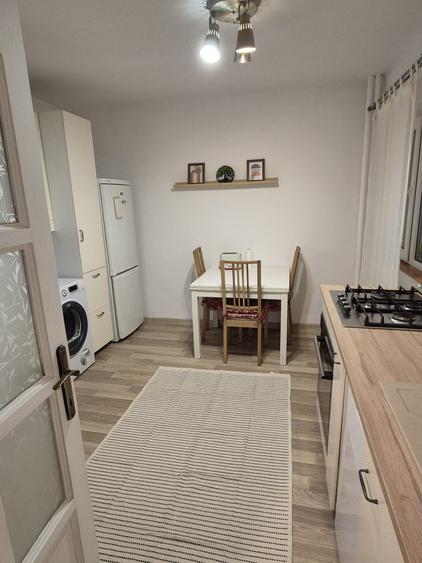 Apartament cu 2 camere semidecomandat în Iancului