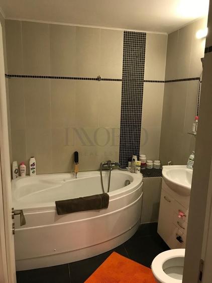 Apartament cu 3 camere decomandat în Panduri