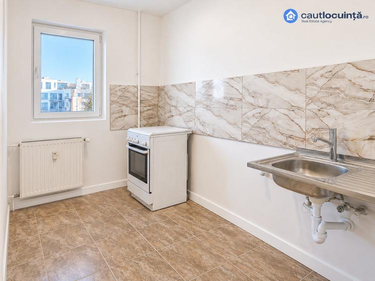 Apartament cu 3 camere decomandat în Dristor