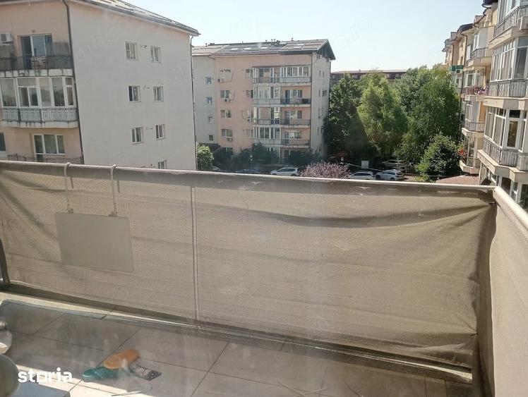 Apartament cu 3 camere decomandat în Străulești
