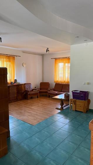 Casă cu 4 camere cu Teren 550 Mp în Moșoaia