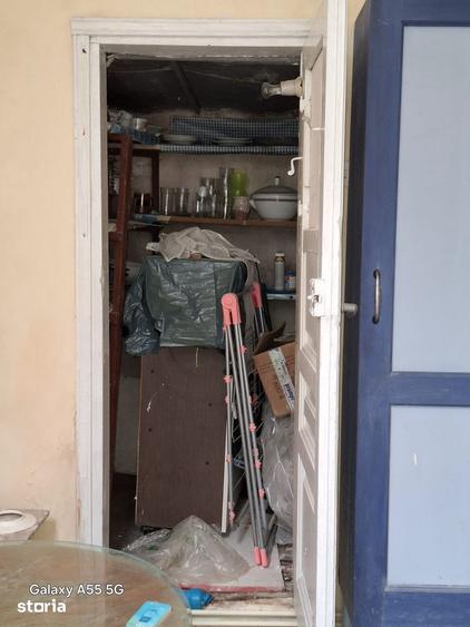 Apartament cu 3 camere semidecomandat în Schei