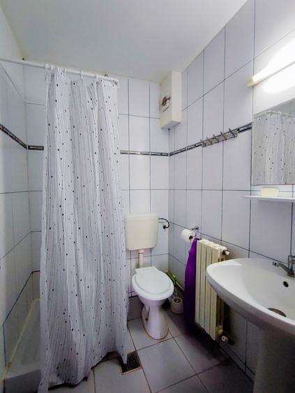 Garsonieră decomandată în Central