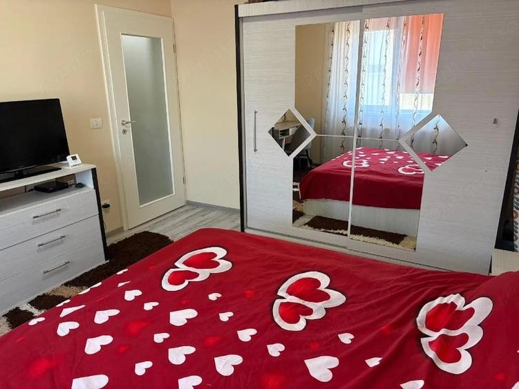 Apartament cu 3 camere semidecomandat în Braytim