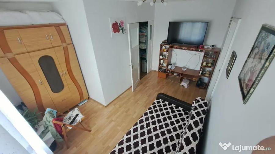 Apartament 3 camere semidecomandat - 12