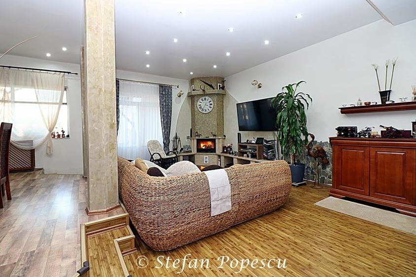 Casă cu 5 camere cu Piscina în Izvorani