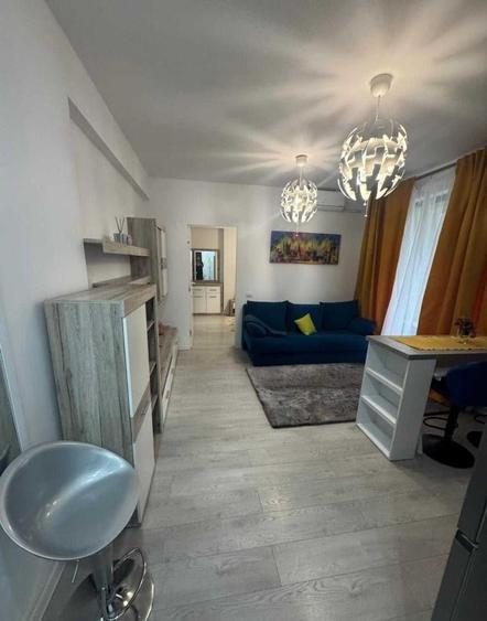 Apartament cu 2 camere semidecomandat, mobilat în Politehnica