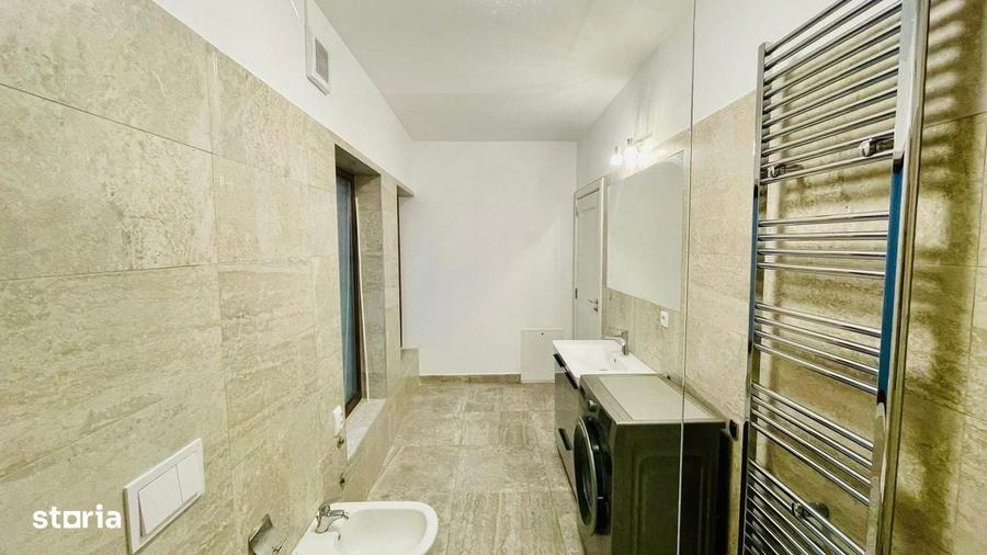 Casă cu 4 camere cu Teren 500 Mp în Central