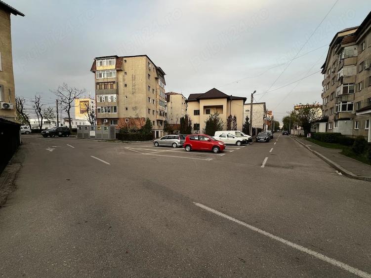 Spațiu comercial, de 50 mp, în Micro 12