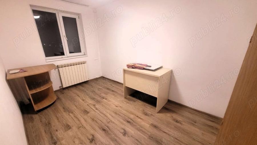 Apartament cu 3 camere semidecomandat în Central