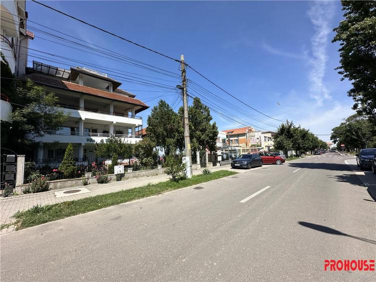 Apartament cu 5 camere decomandat în Sud