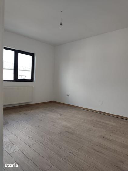 Casă cu 4 camere cu Teren 340 Mp în Joița
