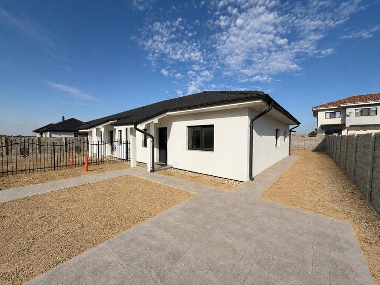 Duplex cu 3 camere cu Teren 300 Mp în Moșnița Nouă