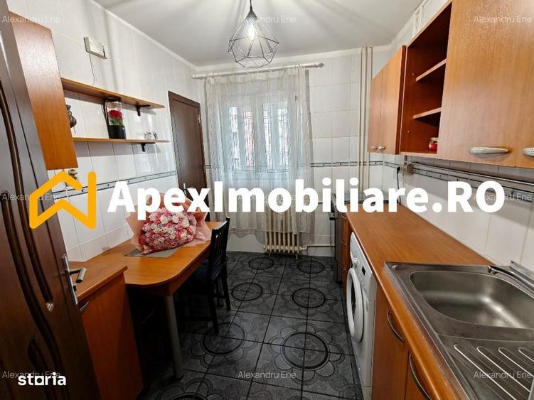 Apartament cu 2 camere decomandat în Teiul Doamnei