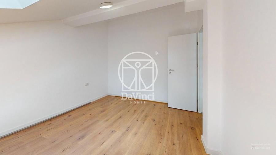 Apartament cu 3 camere semidecomandat, mobilat în Exterior Vest